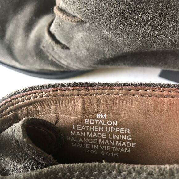 Bandolino Dark Green Women's Size 6 Soft Suede Ankle Chukka Boots Lace Up - Picture 5 of 7